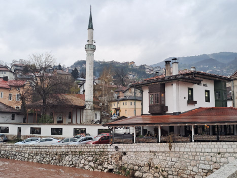 Bosnien-Herzegowina 70 />
                </p>

                <p class=