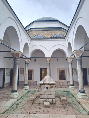 Bosnien-Herzegowina 74/