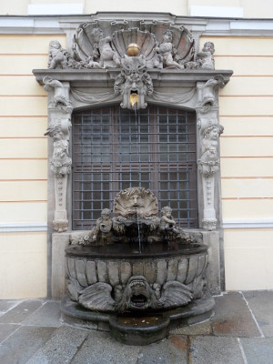 Brunnen Gewandhaus