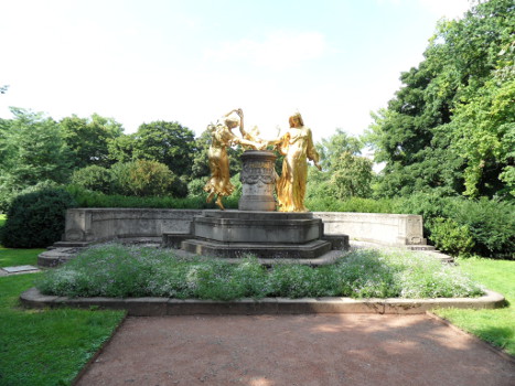 Mozartbrunnen 3