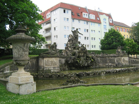 Neptunbrunnen Friedrichstadt 1