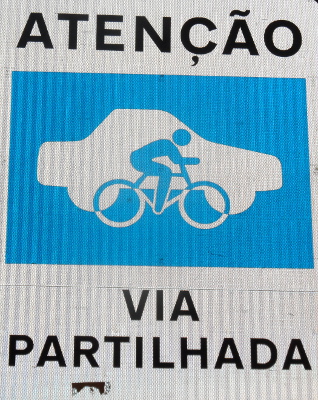 Schild Achtung Radfahrer Lissabon