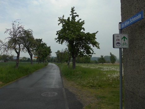 Radwegweiser Kirchblueten-Radweg 3